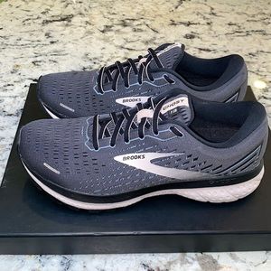 Brooks Ghost 13 Size 8 (B)